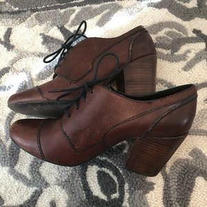Fossil saddle shoes